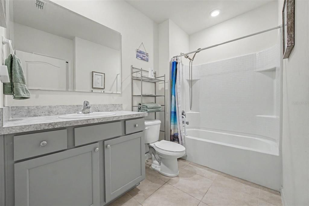 For Sale: $325,000 (3 beds, 2 baths, 1719 Square Feet)