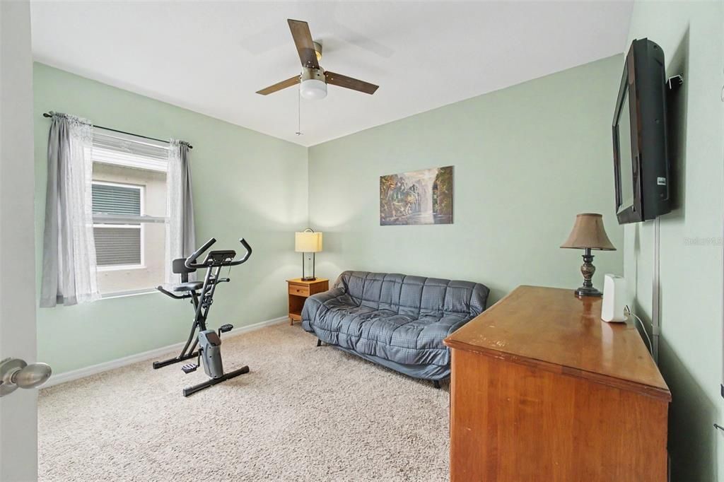 For Sale: $325,000 (3 beds, 2 baths, 1719 Square Feet)