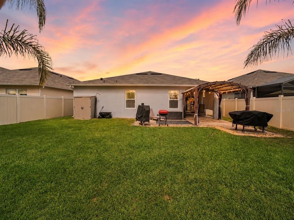 For Sale: $325,000 (3 beds, 2 baths, 1719 Square Feet)