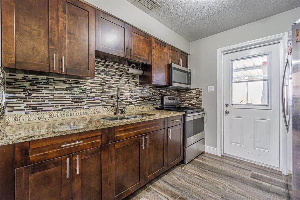 Activo con contrato: $929,900 (5184 camas, 0 baños, 2592 Pies cuadrados)