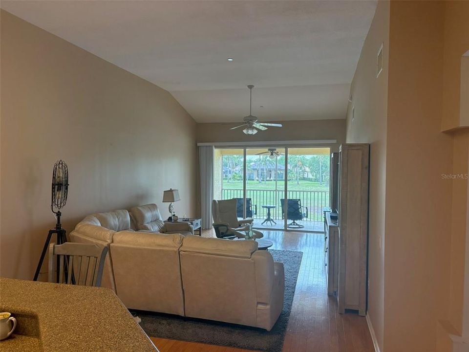 For Rent: $2,250 (2 beds, 2 baths, 1552 Square Feet)