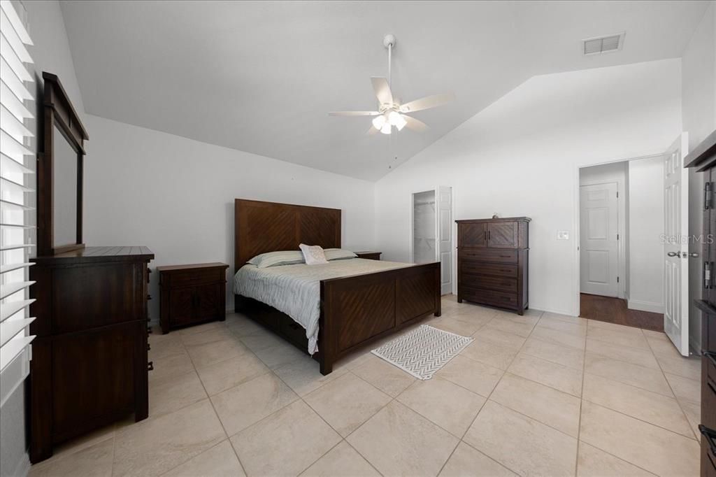 For Sale: $414,000 (3 beds, 2 baths, 1702 Square Feet)