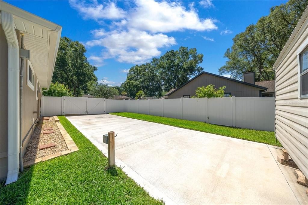 For Sale: $414,000 (3 beds, 2 baths, 1702 Square Feet)