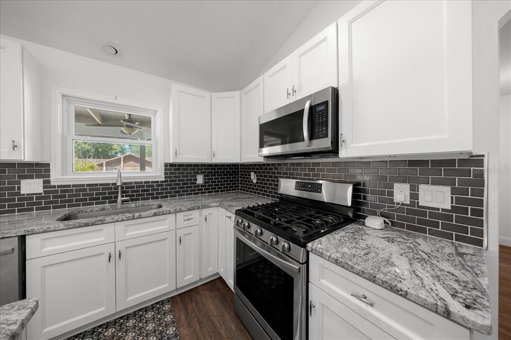 For Sale: $414,000 (3 beds, 2 baths, 1702 Square Feet)
