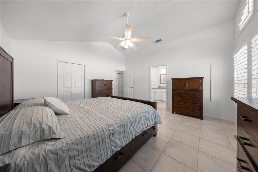 For Sale: $414,000 (3 beds, 2 baths, 1702 Square Feet)