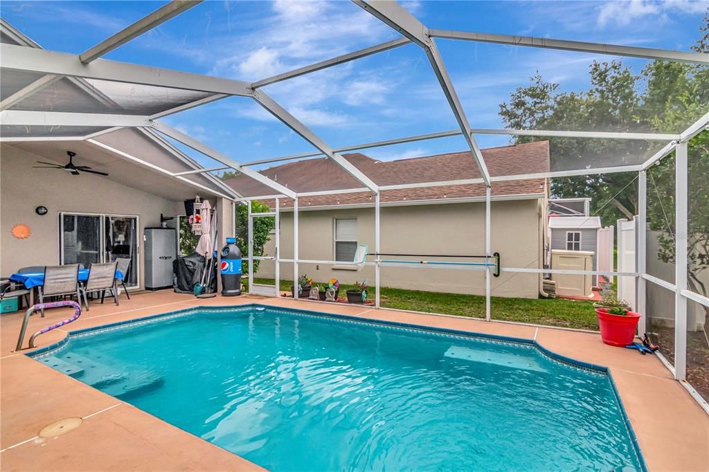 Activo con contrato: $419,900 (3 camas, 2 baños, 1654 Pies cuadrados)
