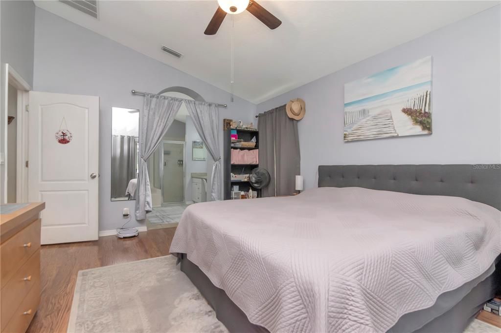 Activo con contrato: $419,900 (3 camas, 2 baños, 1654 Pies cuadrados)