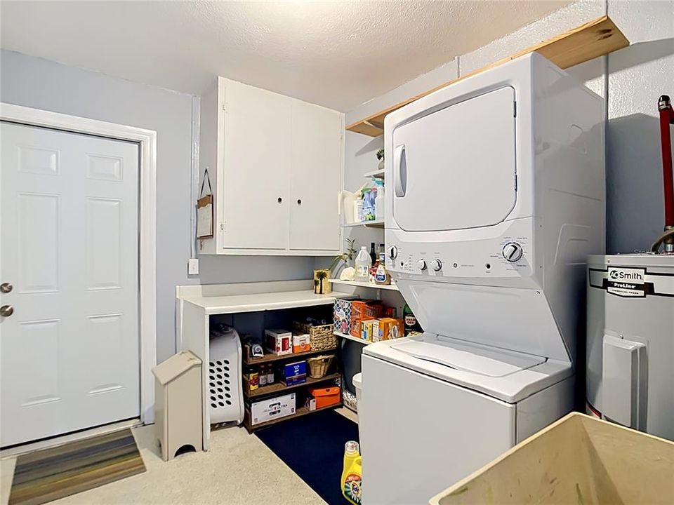 For Sale: $219,000 (2 beds, 2 baths, 930 Square Feet)