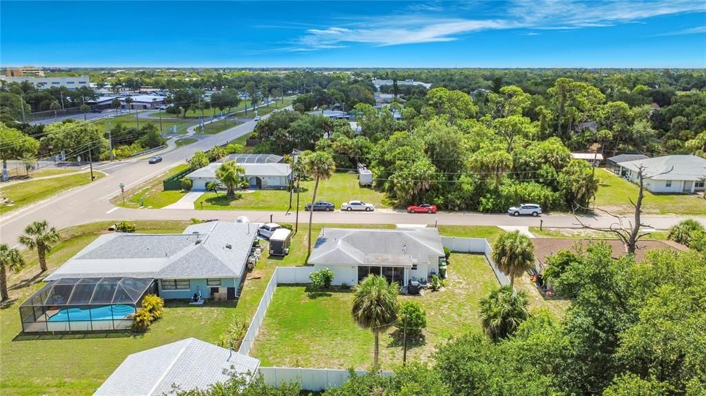 For Sale: $219,000 (2 beds, 2 baths, 930 Square Feet)