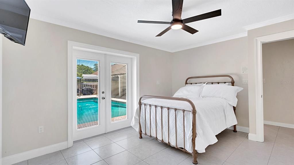 Active With Contract: $975,000 (6 beds, 4 baths, 3493 Square Feet)