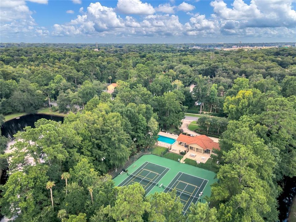 Active With Contract: $975,000 (6 beds, 4 baths, 3493 Square Feet)
