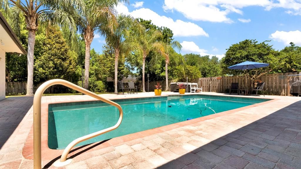 Active With Contract: $975,000 (6 beds, 4 baths, 3493 Square Feet)