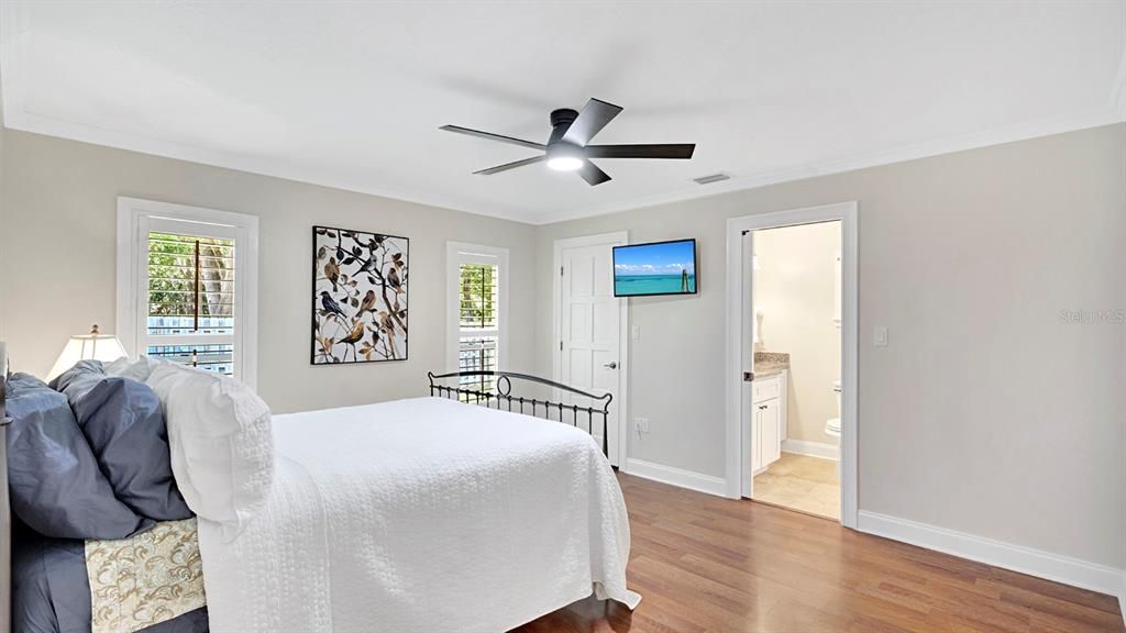 Active With Contract: $975,000 (6 beds, 4 baths, 3493 Square Feet)