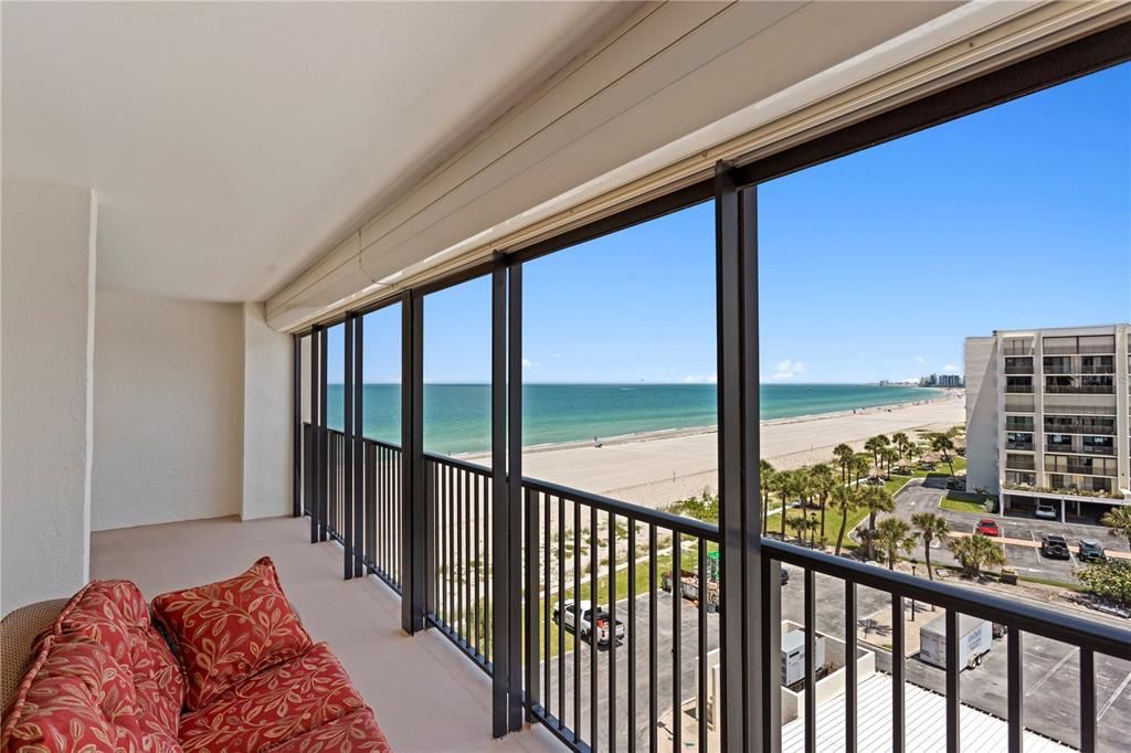 Active With Contract: $1,295,000 (3 beds, 3 baths, 2712 Square Feet)