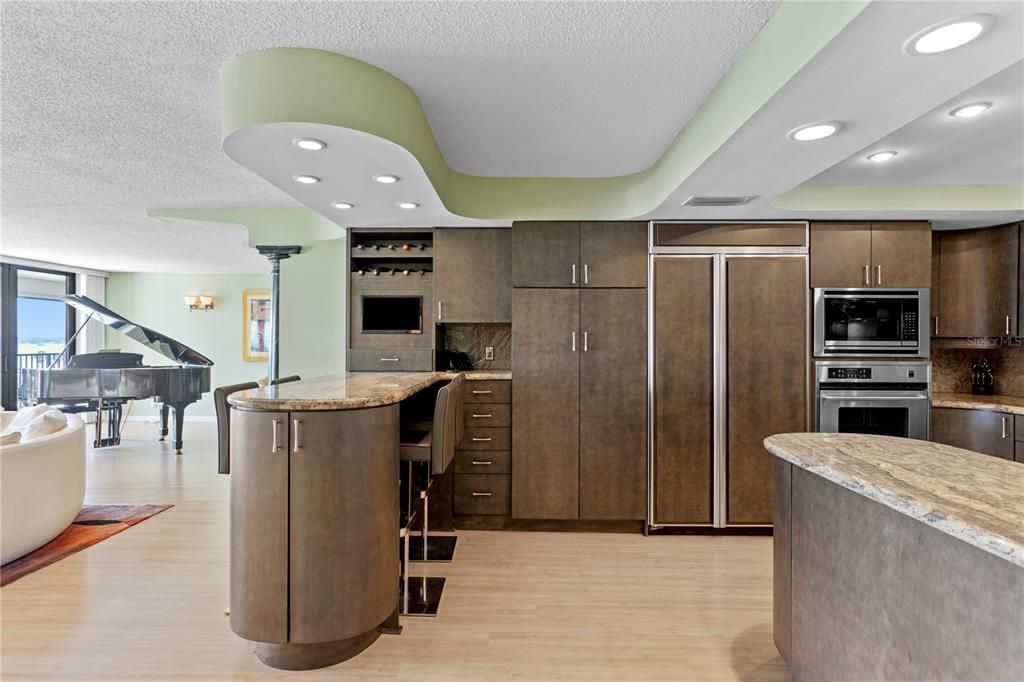 Active With Contract: $1,295,000 (3 beds, 3 baths, 2712 Square Feet)