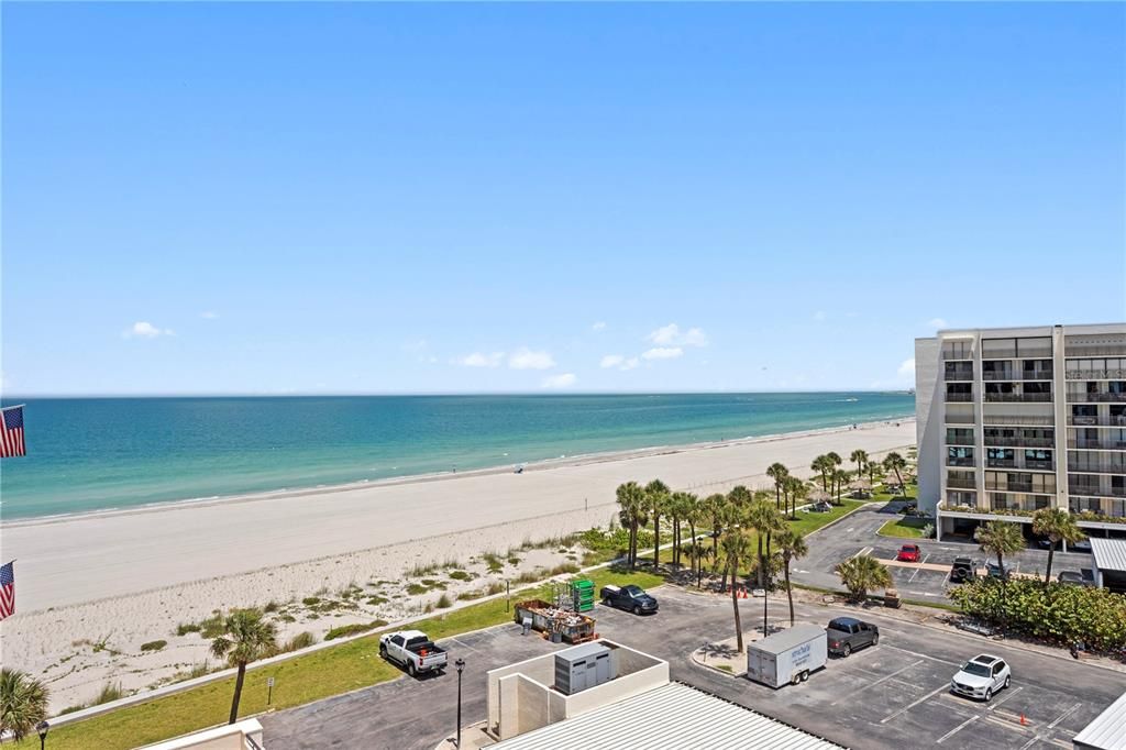 Active With Contract: $1,295,000 (3 beds, 3 baths, 2712 Square Feet)
