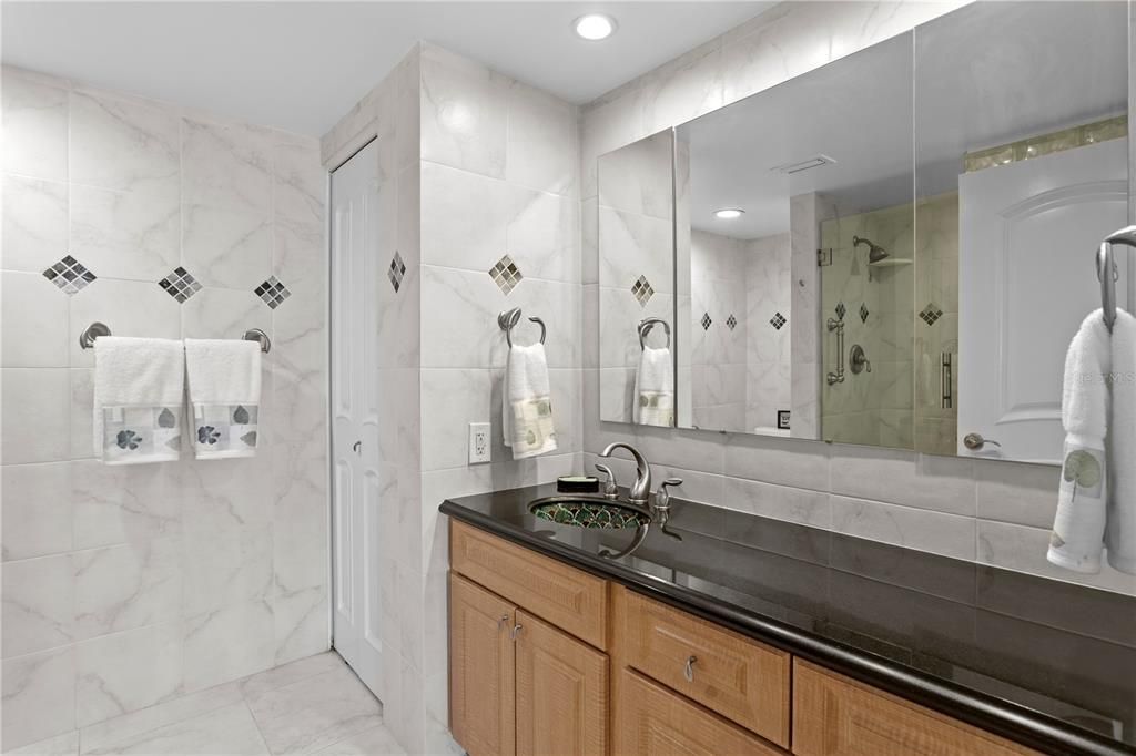 Active With Contract: $1,295,000 (3 beds, 3 baths, 2712 Square Feet)