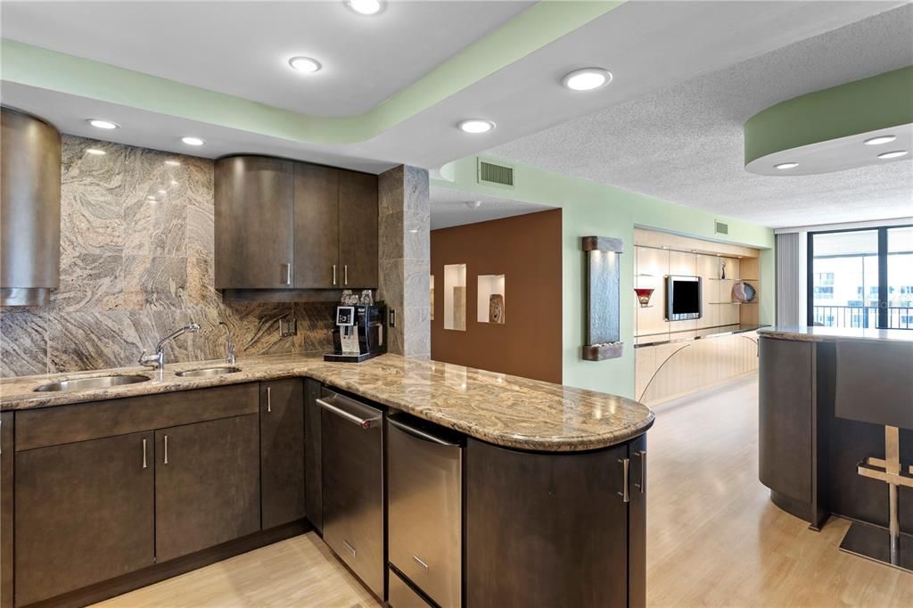 Active With Contract: $1,295,000 (3 beds, 3 baths, 2712 Square Feet)
