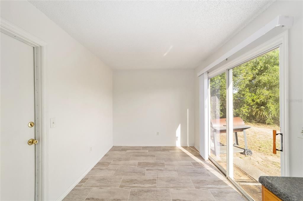 For Rent: $1,550 (3 beds, 2 baths, 1163 Square Feet)