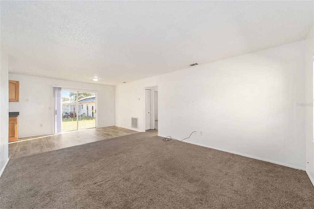 For Rent: $1,550 (3 beds, 2 baths, 1163 Square Feet)