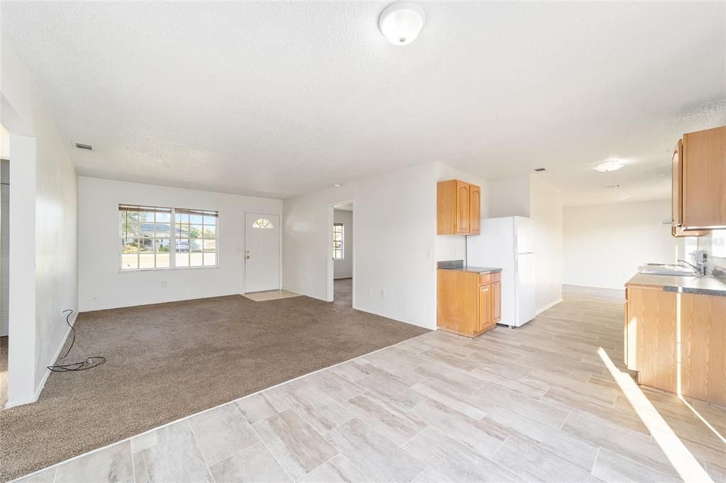 For Rent: $1,550 (3 beds, 2 baths, 1163 Square Feet)