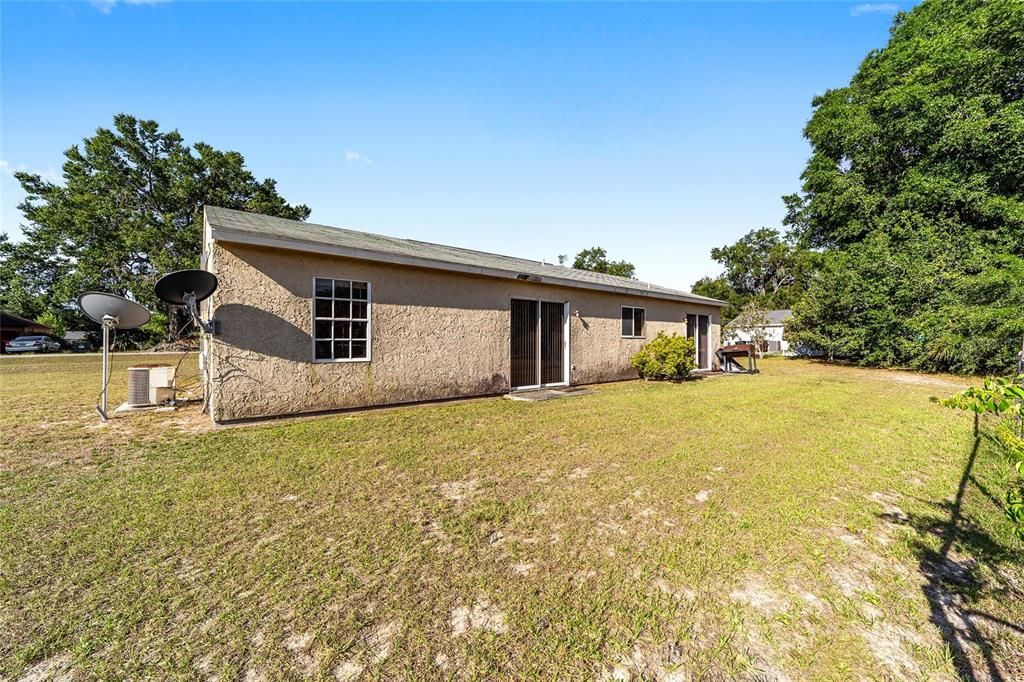 For Rent: $1,550 (3 beds, 2 baths, 1163 Square Feet)