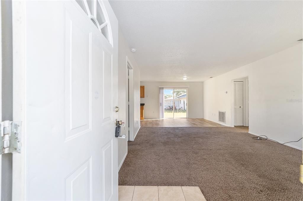 For Rent: $1,550 (3 beds, 2 baths, 1163 Square Feet)