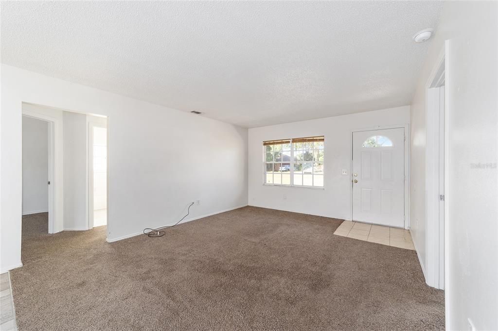 For Rent: $1,550 (3 beds, 2 baths, 1163 Square Feet)
