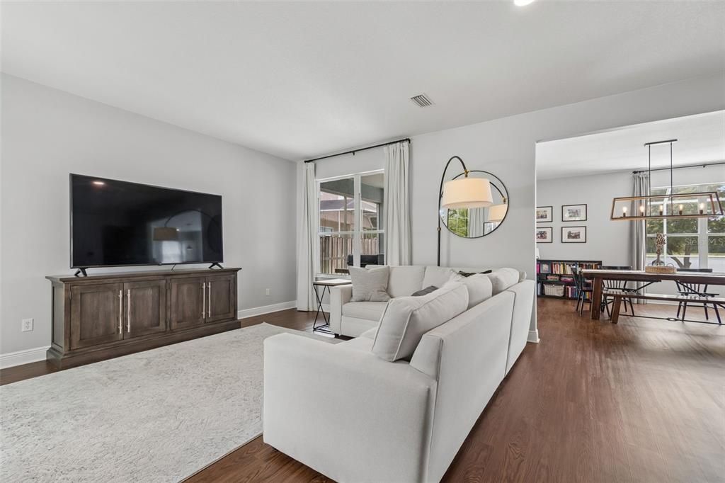 For Sale: $669,000 (5 beds, 4 baths, 2768 Square Feet)
