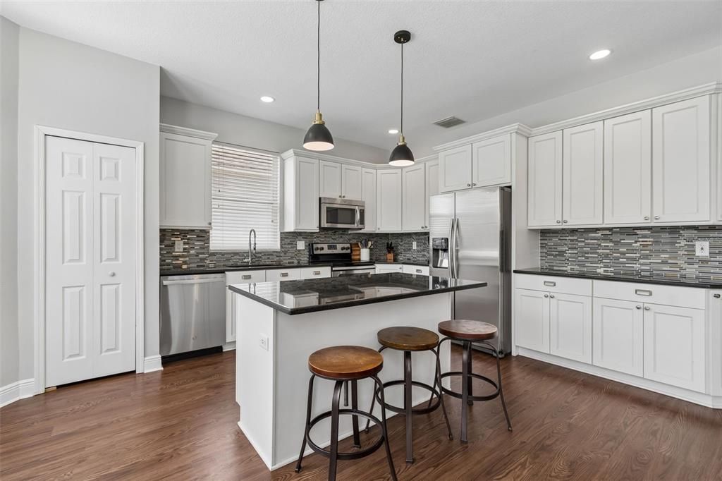 For Sale: $669,000 (5 beds, 4 baths, 2768 Square Feet)