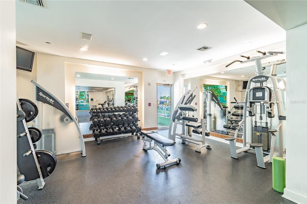 For Sale: $575,000 (2 beds, 2 baths, 1237 Square Feet)