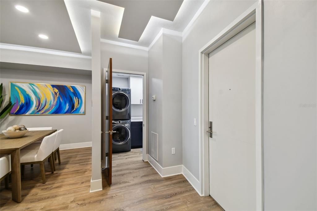 For Sale: $575,000 (2 beds, 2 baths, 1237 Square Feet)