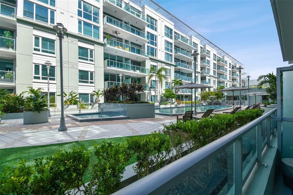 For Sale: $575,000 (2 beds, 2 baths, 1237 Square Feet)