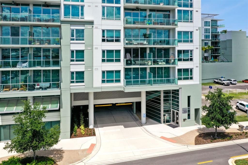 For Sale: $575,000 (2 beds, 2 baths, 1237 Square Feet)