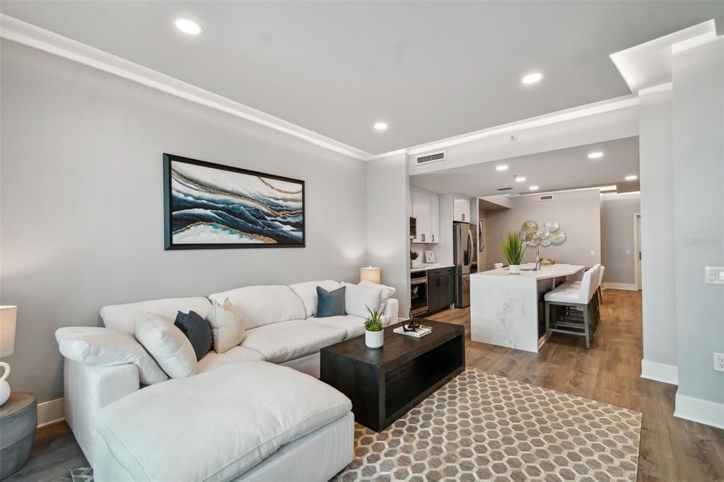 For Sale: $575,000 (2 beds, 2 baths, 1237 Square Feet)