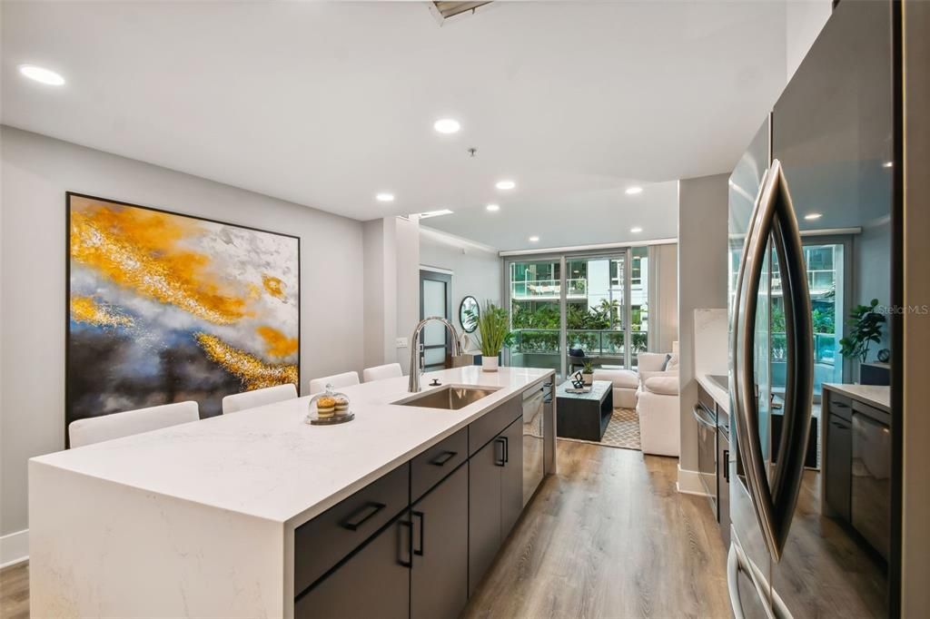 For Sale: $575,000 (2 beds, 2 baths, 1237 Square Feet)