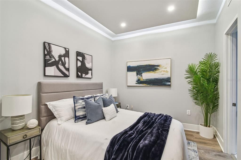 For Sale: $575,000 (2 beds, 2 baths, 1237 Square Feet)