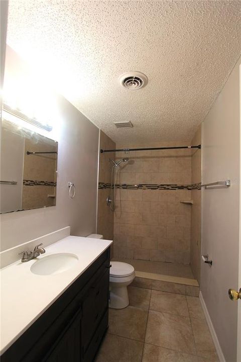 For Rent: $1,425 (2 beds, 1 baths, 850 Square Feet)