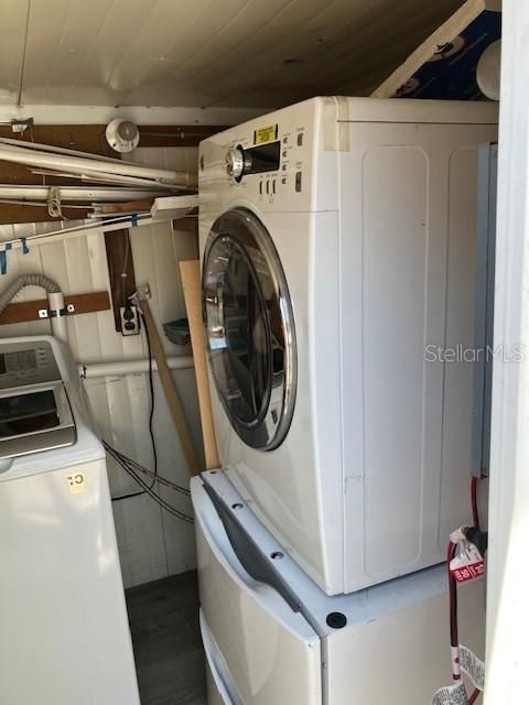 For Sale: $99,900 (2 beds, 1 baths, 460 Square Feet)