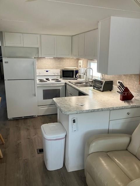 For Sale: $99,900 (2 beds, 1 baths, 460 Square Feet)