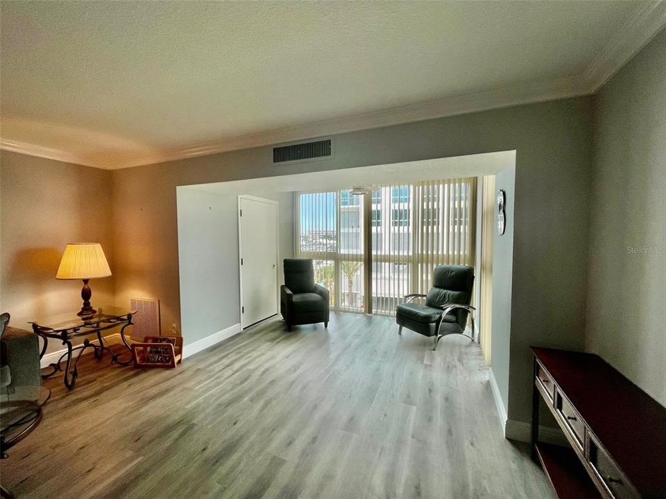 For Sale: $435,000 (2 beds, 2 baths, 1310 Square Feet)