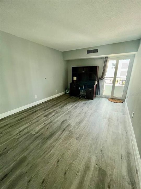 For Sale: $435,000 (2 beds, 2 baths, 1310 Square Feet)
