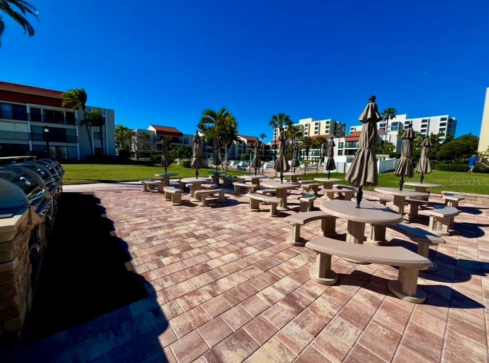 For Sale: $435,000 (2 beds, 2 baths, 1310 Square Feet)