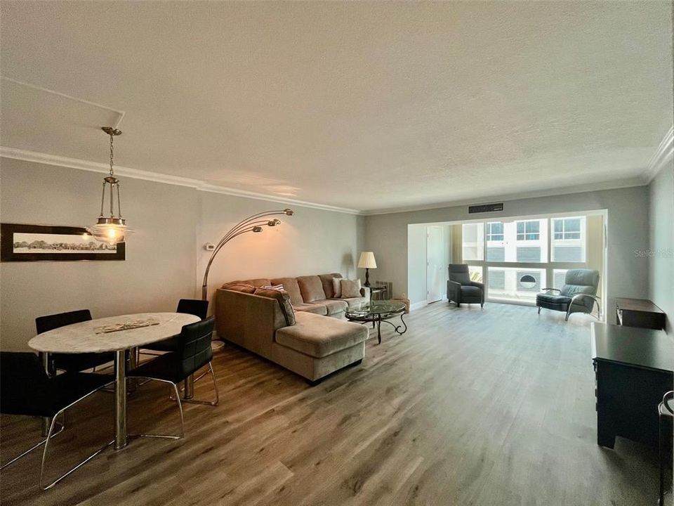 For Sale: $435,000 (2 beds, 2 baths, 1310 Square Feet)