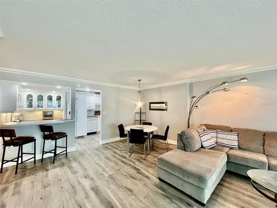 For Sale: $435,000 (2 beds, 2 baths, 1310 Square Feet)