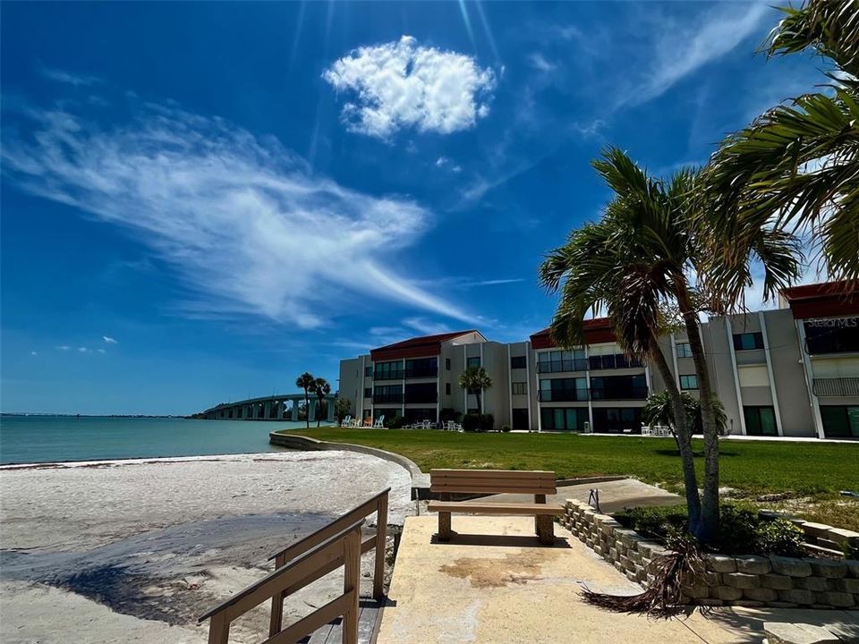 For Sale: $435,000 (2 beds, 2 baths, 1310 Square Feet)
