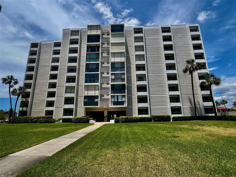 For Sale: $435,000 (2 beds, 2 baths, 1310 Square Feet)