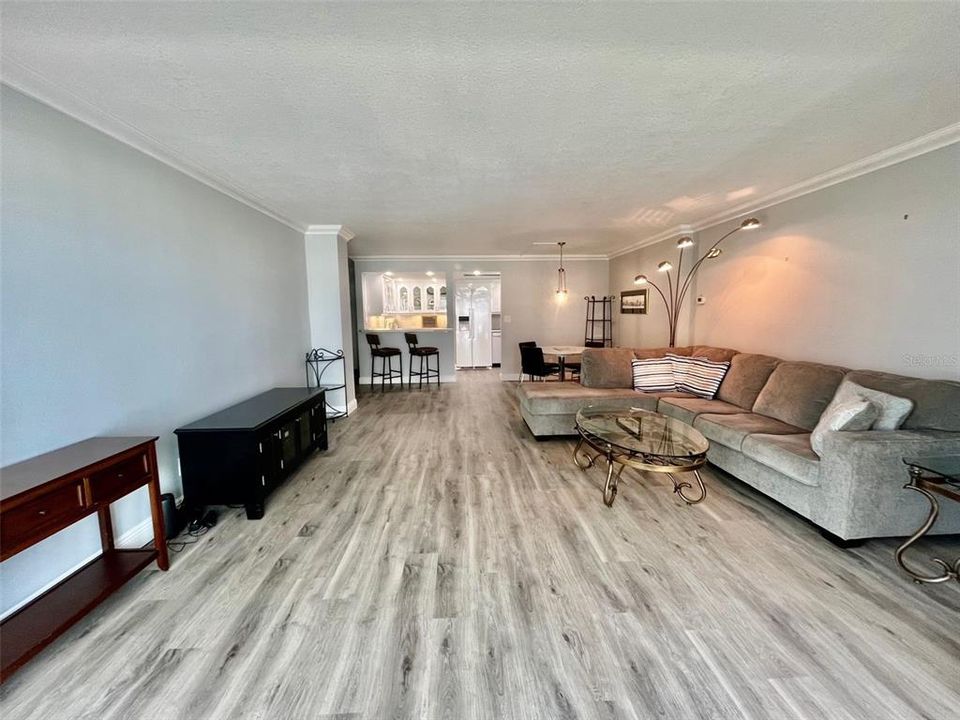 For Sale: $435,000 (2 beds, 2 baths, 1310 Square Feet)