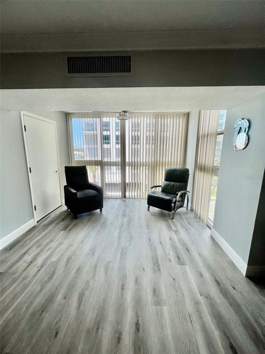 For Sale: $435,000 (2 beds, 2 baths, 1310 Square Feet)