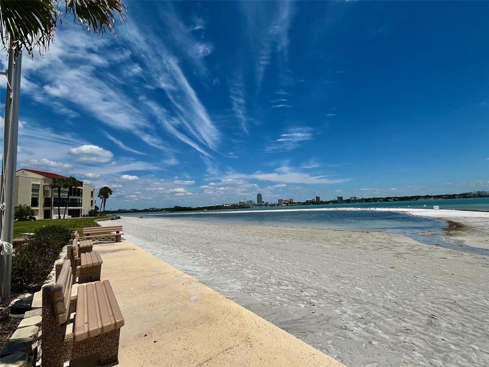 For Sale: $435,000 (2 beds, 2 baths, 1310 Square Feet)